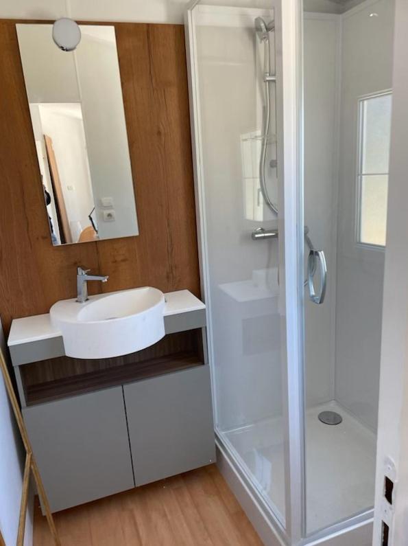 Tiny House Hotel Souvans Bagian luar foto